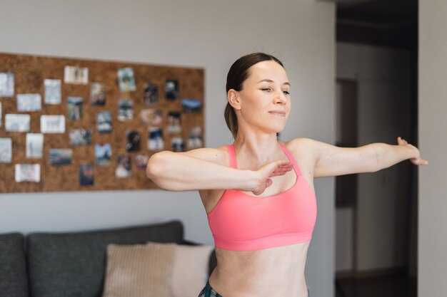 Упражнения с гантелями для укрепления груди